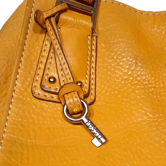 Fossil Yellow Shoulder Purse - Picture 4 of 11